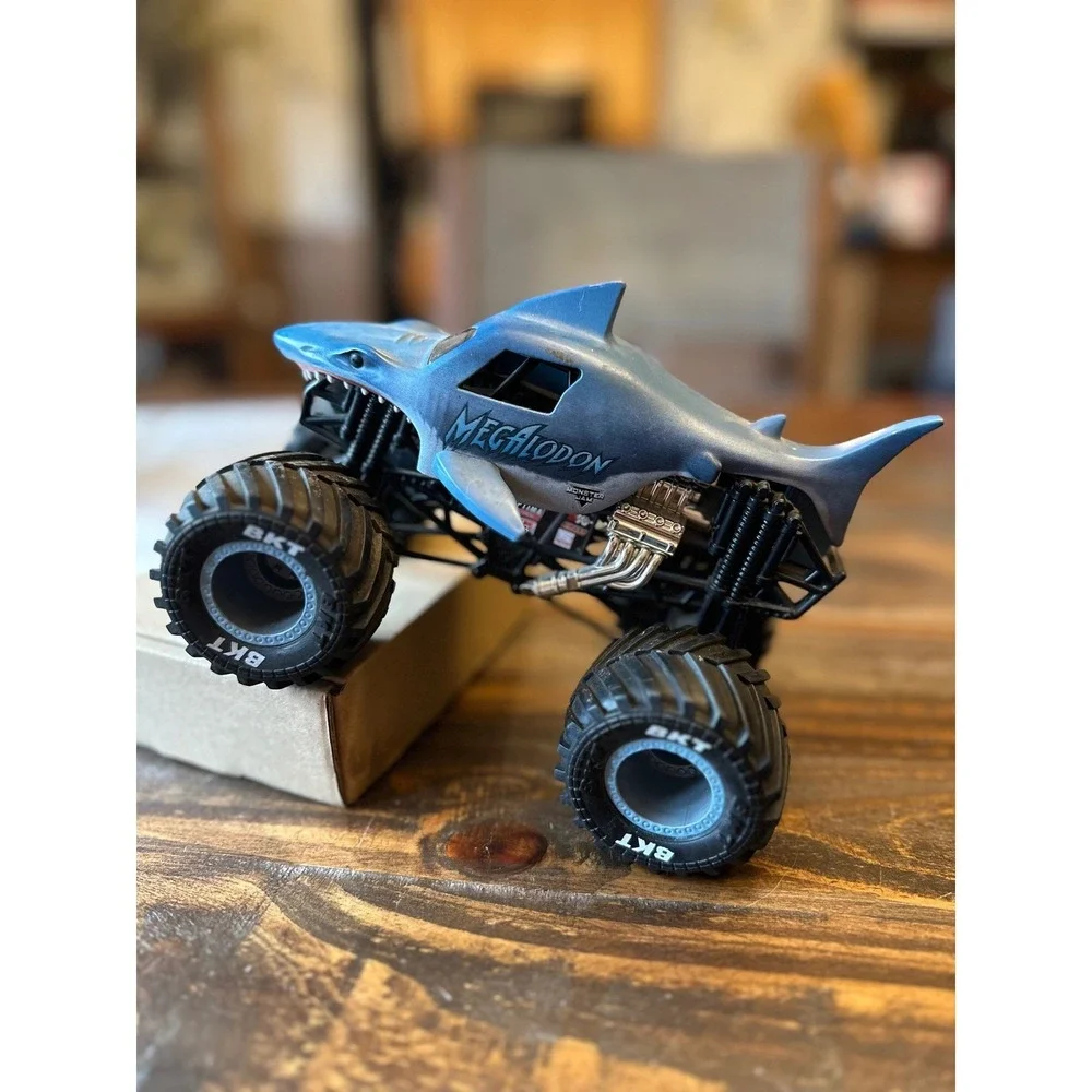 Monster Jam Megladon Shark Monster Truck Hot Wheels 1:24 Scale Kidcore Megladon